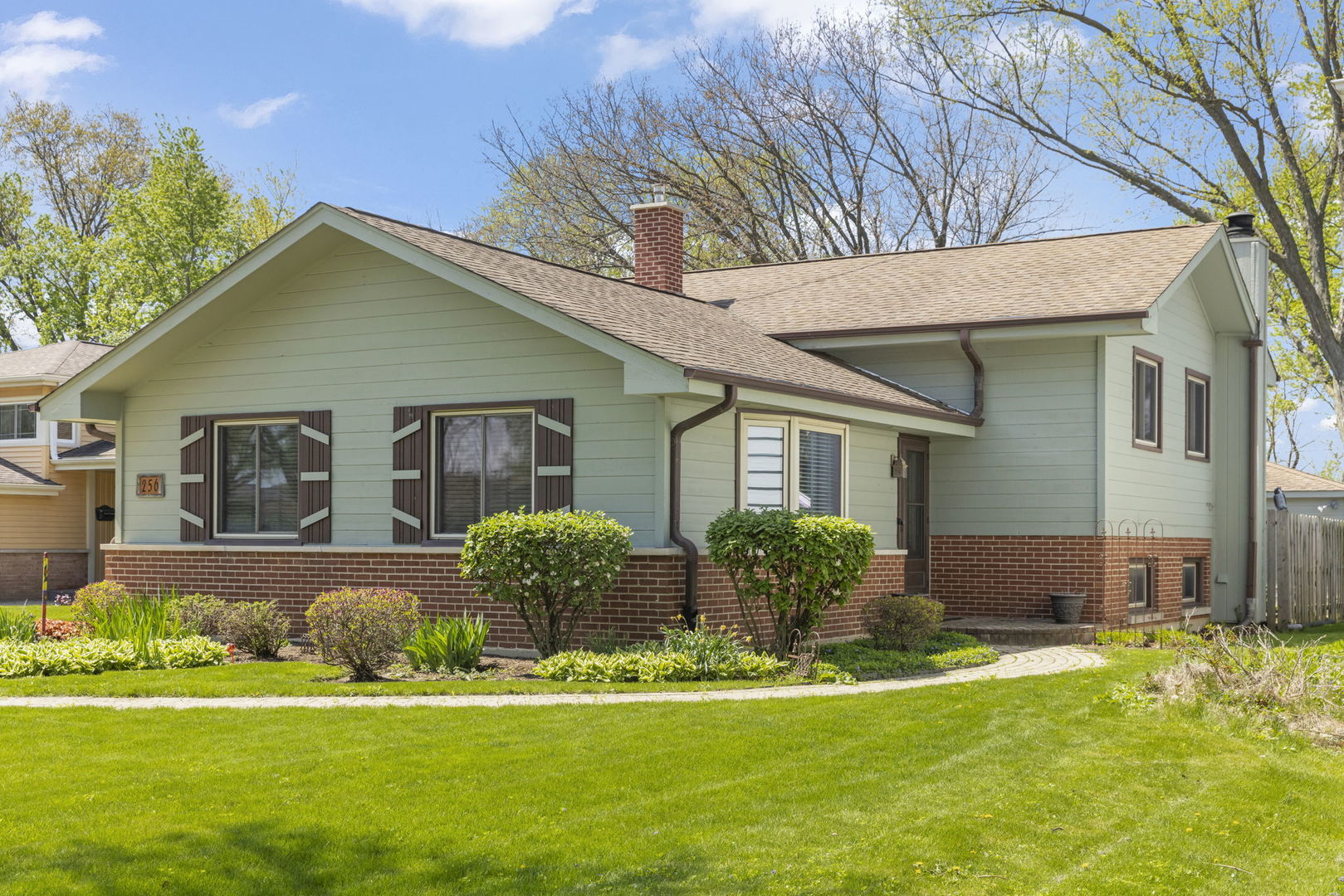 256 South Ellyn Avenue Glen Ellyn IL 60137