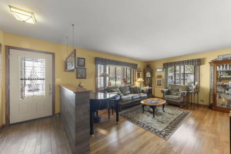 256 South Ellyn Avenue Glen Ellyn IL 60137