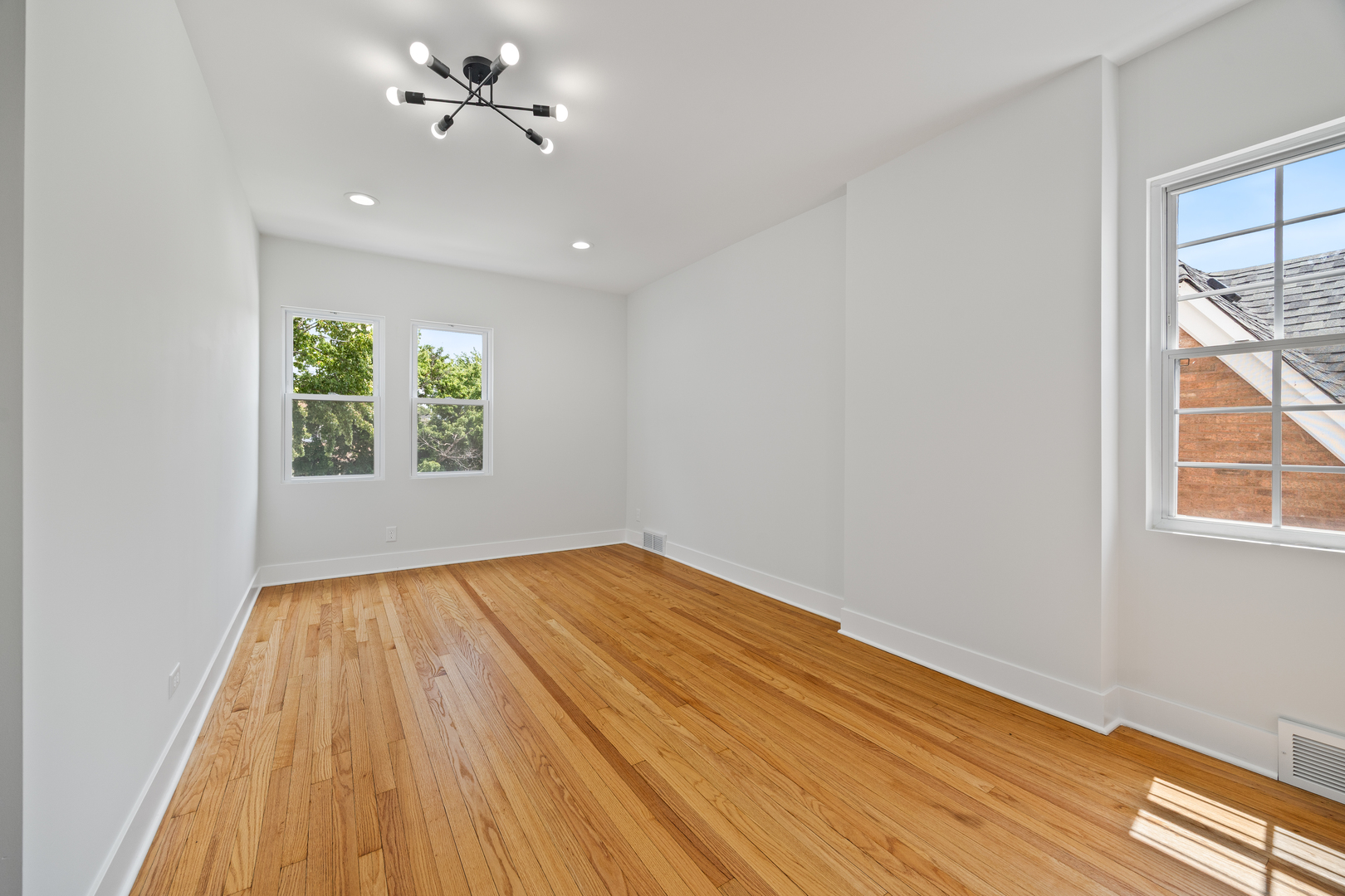 11304 South Lowe Avenue Chicago IL 60628