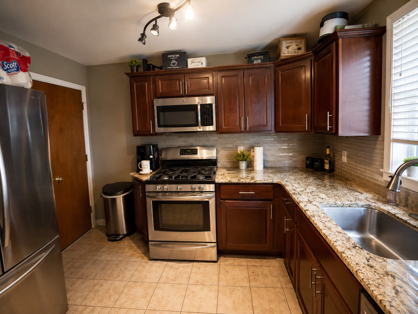 742 East 105th Street Chicago IL 60628
