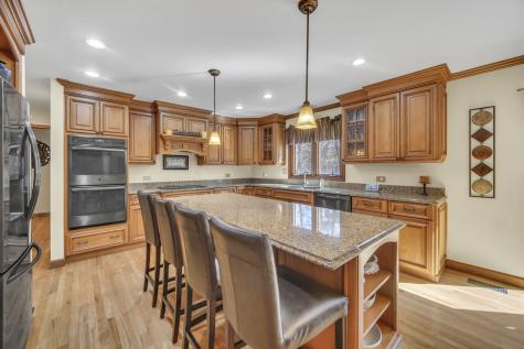 1113 Loyola Drive Libertyville IL 60048