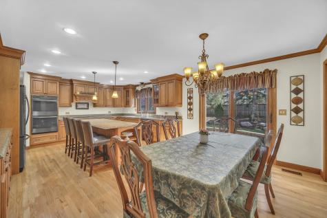 1113 Loyola Drive Libertyville IL 60048
