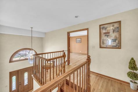 1113 Loyola Drive Libertyville IL 60048