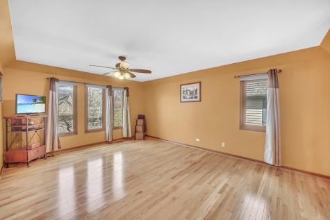 1113 Loyola Drive Libertyville IL 60048