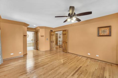 1113 Loyola Drive Libertyville IL 60048