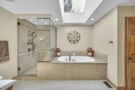 1113 Loyola Drive Libertyville IL 60048