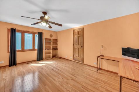 1113 Loyola Drive Libertyville IL 60048
