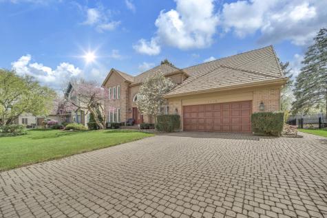 1113 Loyola Drive Libertyville IL 60048