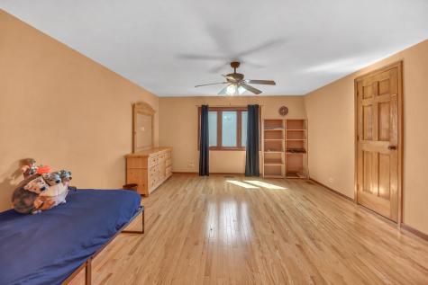 1113 Loyola Drive Libertyville IL 60048