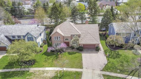 1113 Loyola Drive Libertyville IL 60048