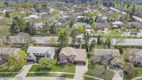 1113 Loyola Drive Libertyville IL 60048