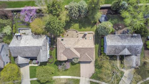 1113 Loyola Drive Libertyville IL 60048