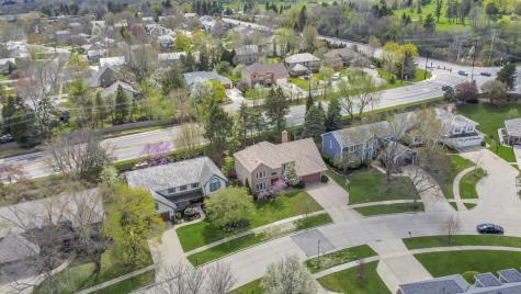 1113 Loyola Drive Libertyville IL 60048