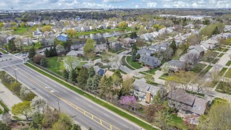 1113 Loyola Drive Libertyville IL 60048