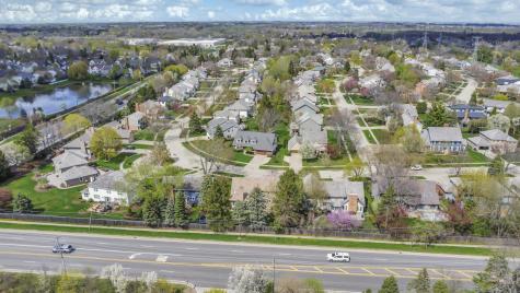 1113 Loyola Drive Libertyville IL 60048