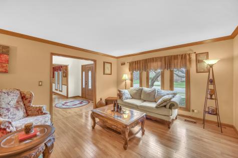 1113 Loyola Drive Libertyville IL 60048