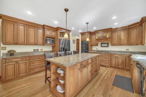 1113 Loyola Drive Libertyville IL 60048