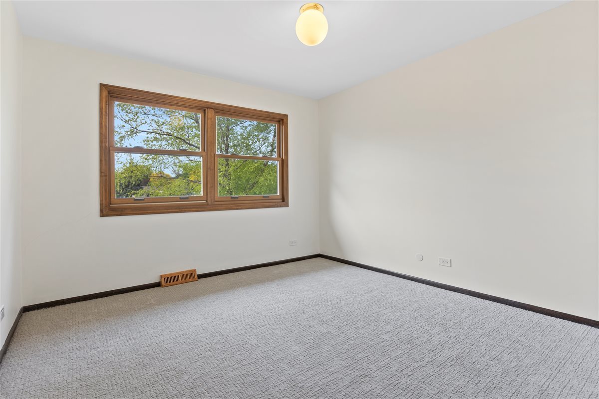 321 Ashwood Drive Schaumburg IL 60193
