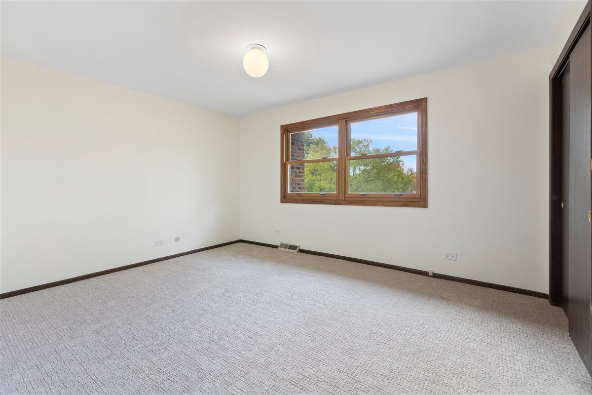 321 Ashwood Drive Schaumburg IL 60193