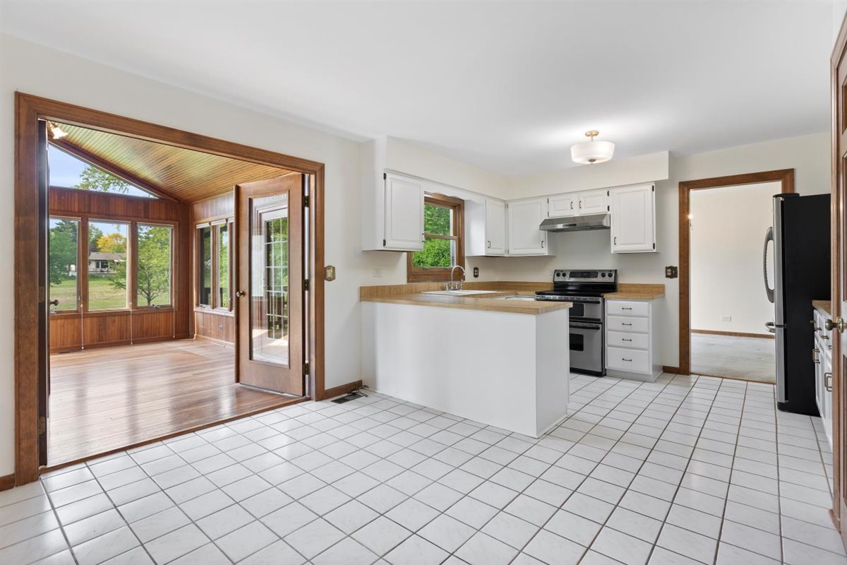 321 Ashwood Drive Schaumburg IL 60193