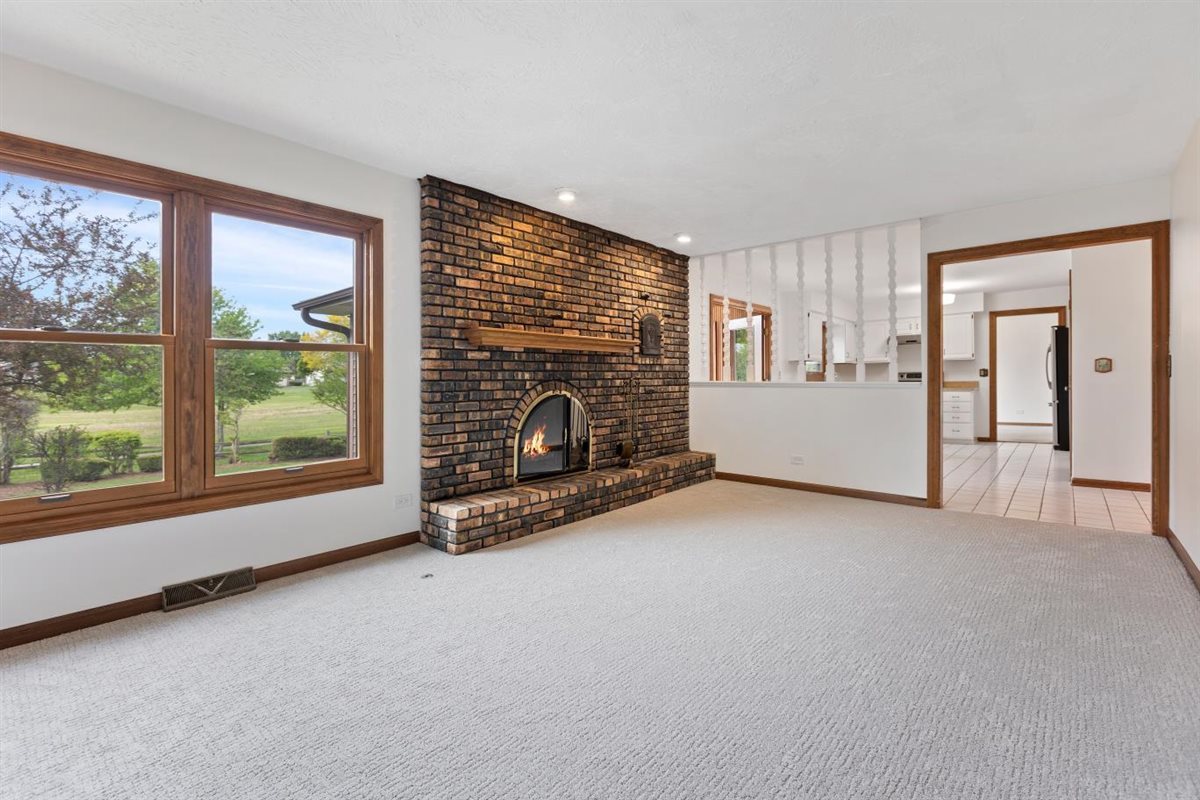 321 Ashwood Drive Schaumburg IL 60193