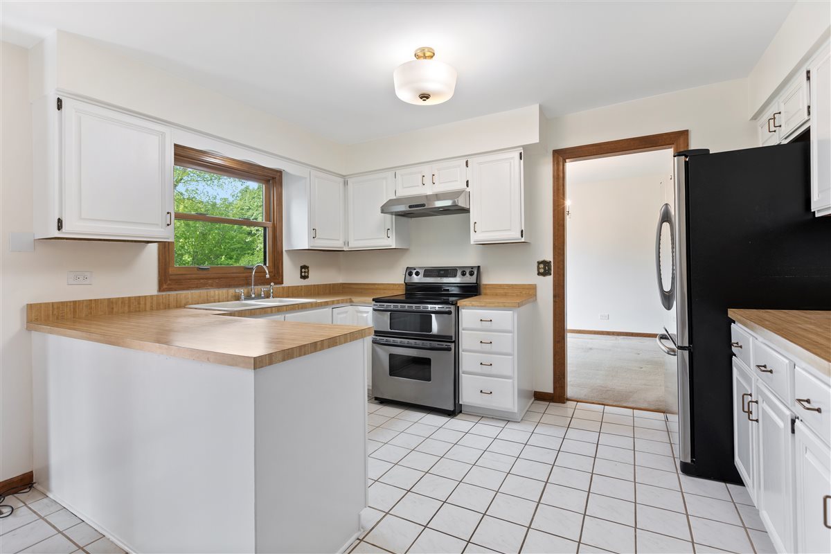 321 Ashwood Drive Schaumburg IL 60193