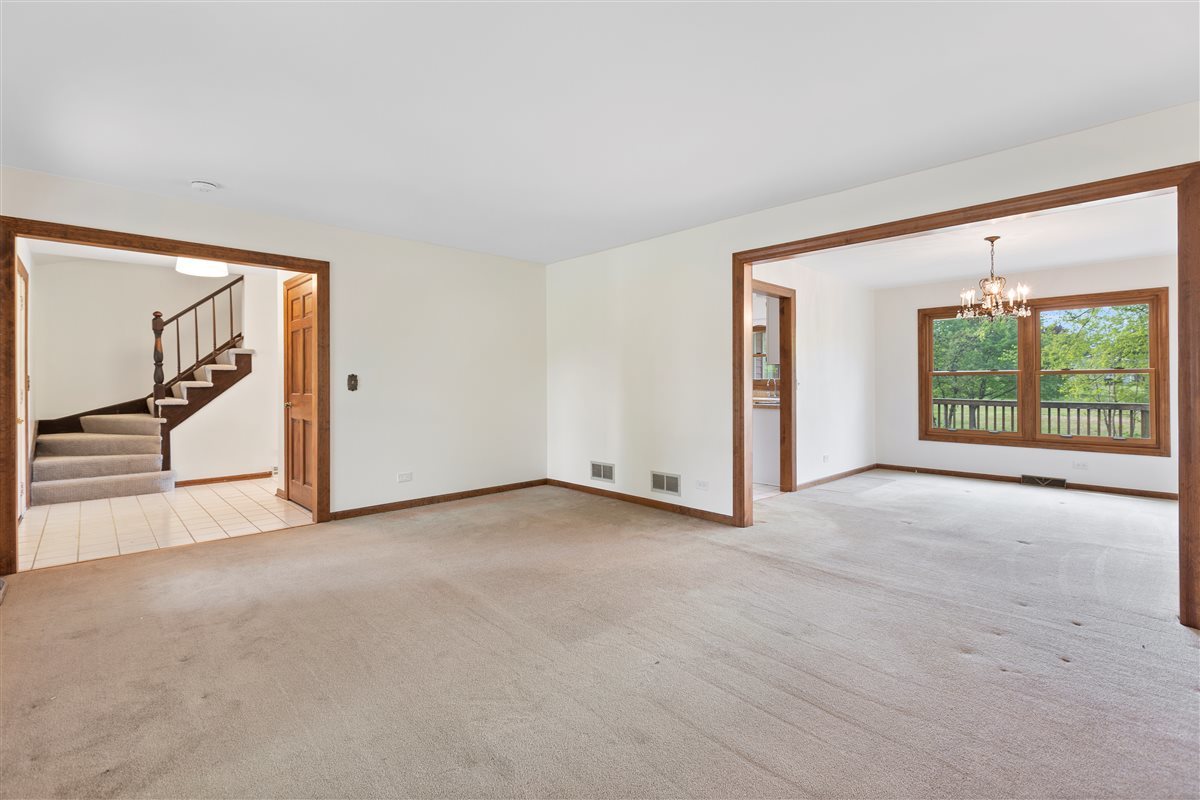 321 Ashwood Drive Schaumburg IL 60193