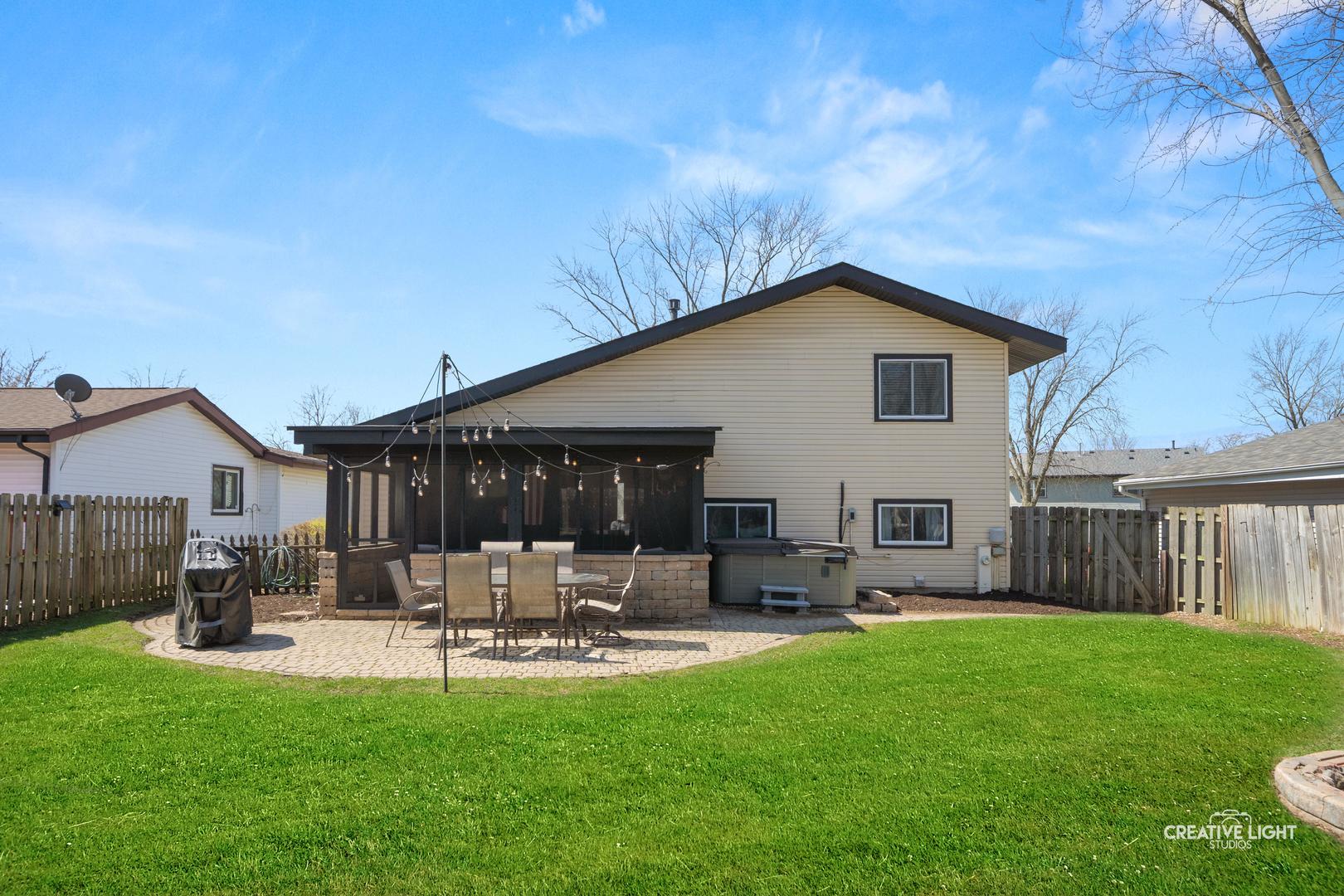 1335 Foxcroft Drive Aurora IL 60506