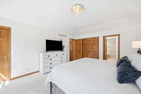 381 Prairie Knoll Drive Naperville IL 60565