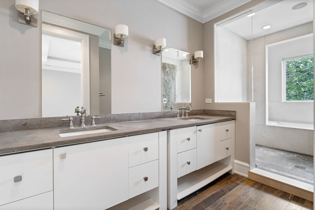 1828 West Larchmont Avenue Chicago IL 60613