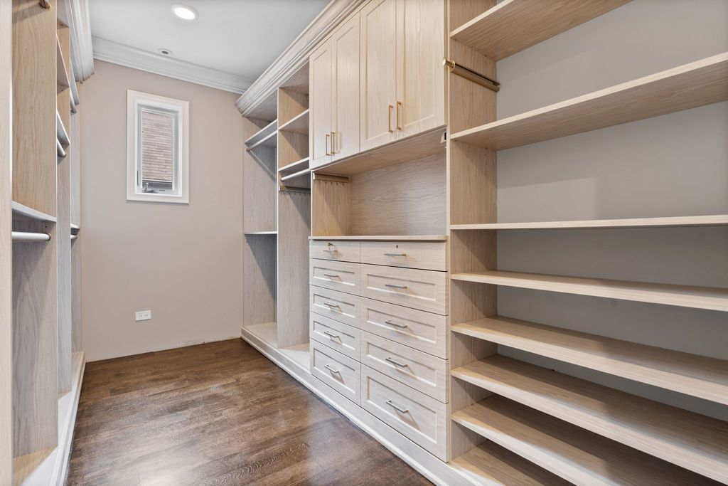 1828 West Larchmont Avenue Chicago IL 60613