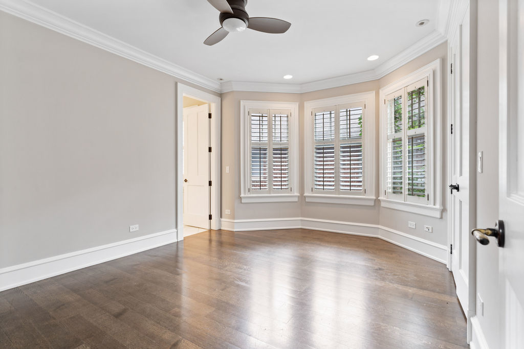 1828 West Larchmont Avenue Chicago IL 60613