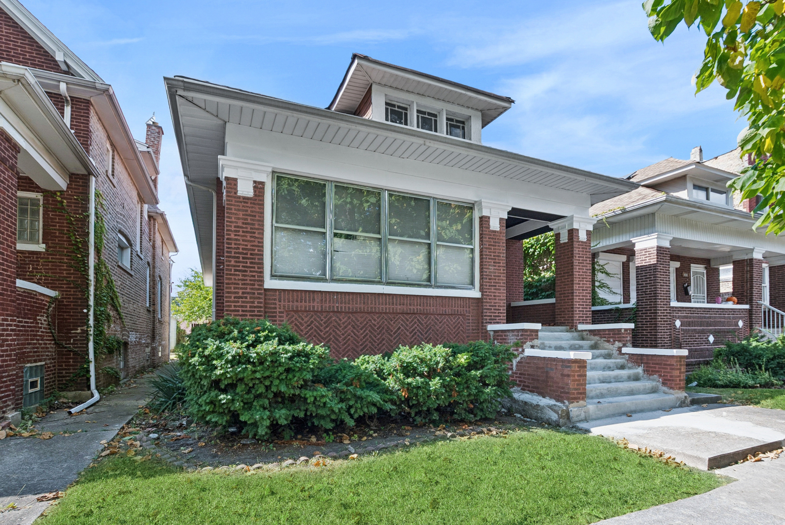 8040 South May Street Chicago IL 60620