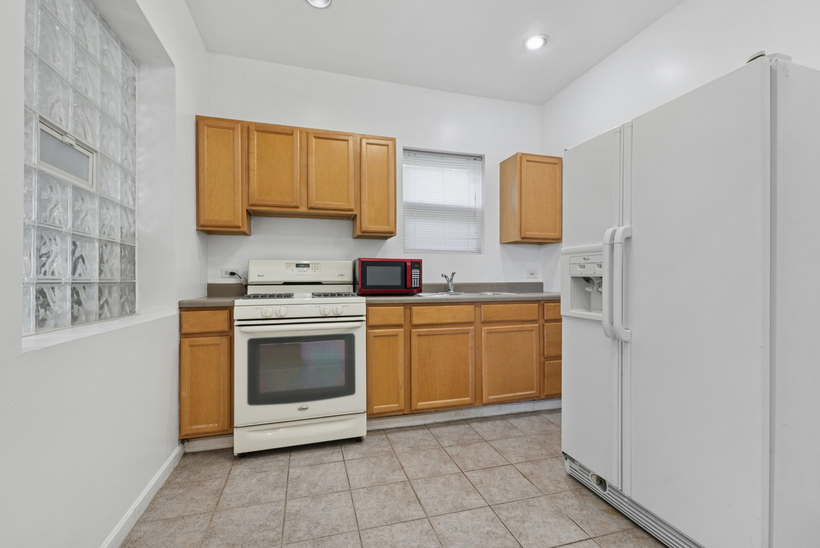 8040 South May Street Chicago IL 60620
