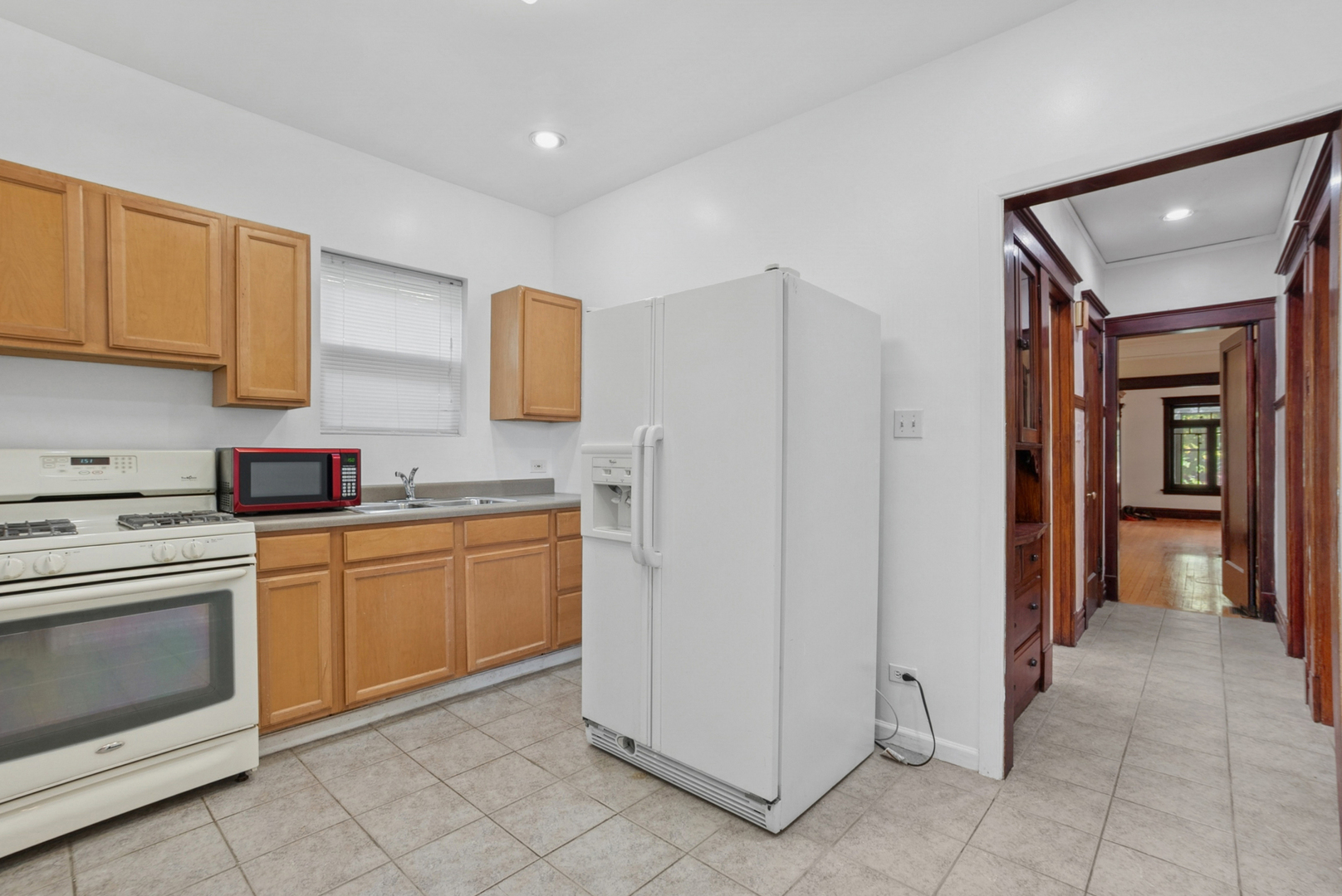 8040 South May Street Chicago IL 60620