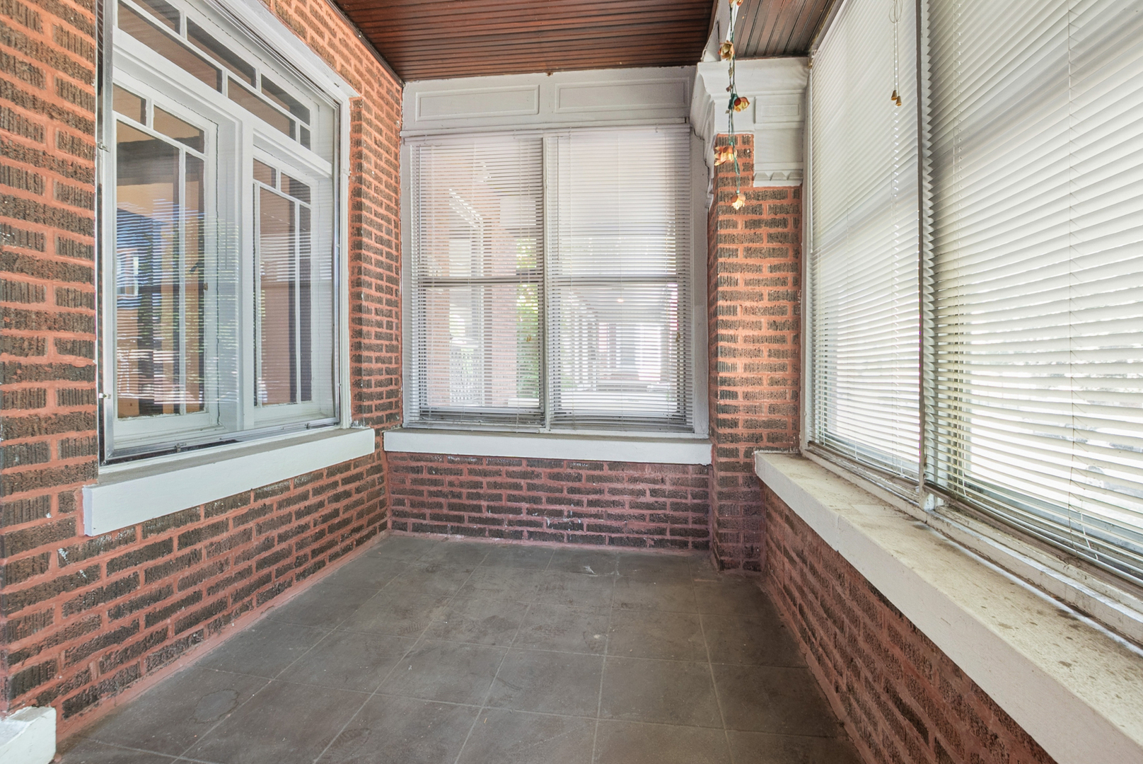 8040 South May Street Chicago IL 60620