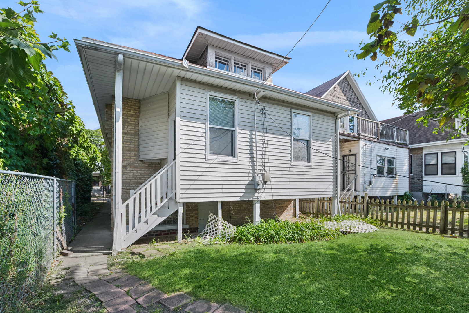 8040 South May Street Chicago IL 60620