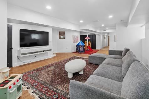 2147 West Thomas Street Chicago IL 60622
