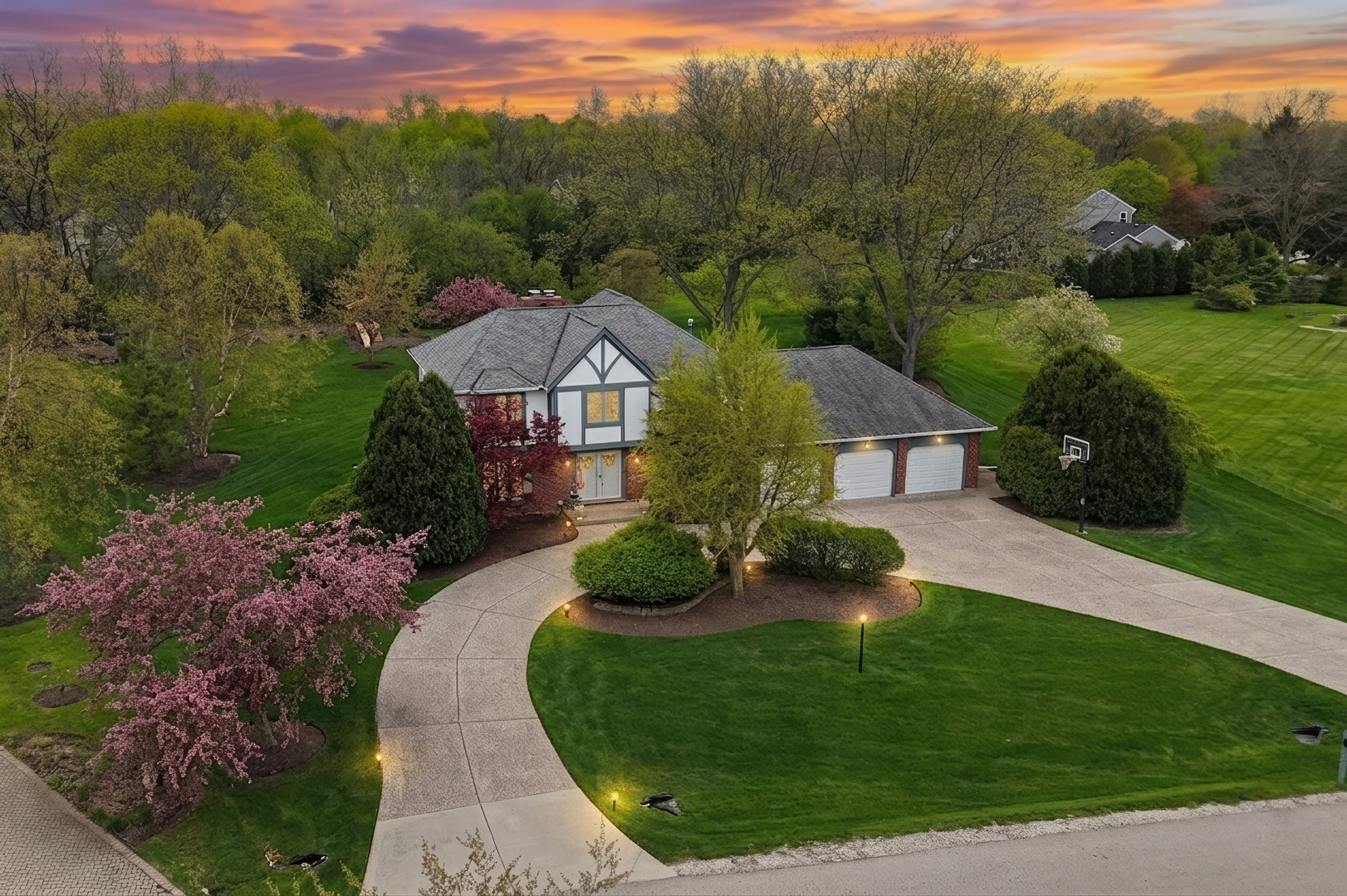 1525 Saratoga Court Libertyville IL 60048