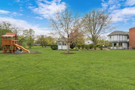 1525 Saratoga Court Libertyville IL 60048