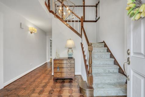 1525 Saratoga Court Libertyville IL 60048