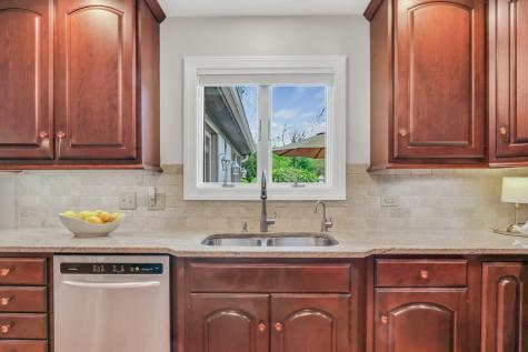 1525 Saratoga Court Libertyville IL 60048