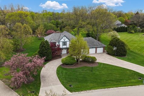 1525 Saratoga Court Libertyville IL 60048