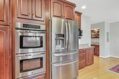 1525 Saratoga Court Libertyville IL 60048