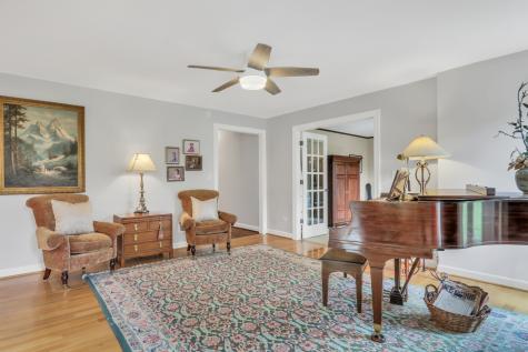 1525 Saratoga Court Libertyville IL 60048