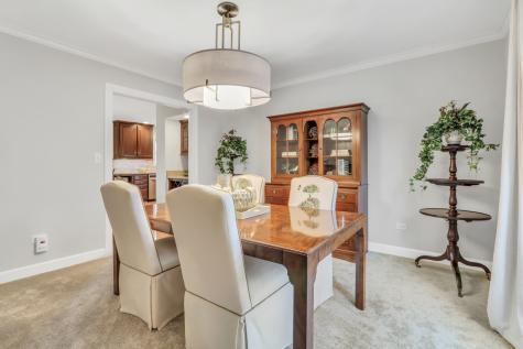 1525 Saratoga Court Libertyville IL 60048