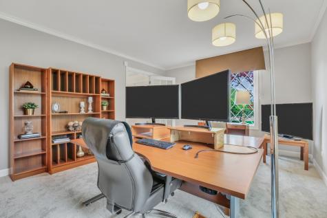 1525 Saratoga Court Libertyville IL 60048