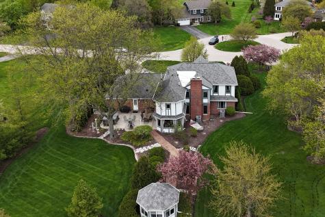 1525 Saratoga Court Libertyville IL 60048