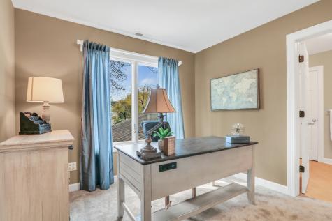 1525 Saratoga Court Libertyville IL 60048