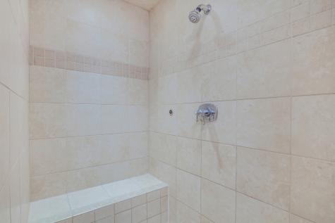 1525 Saratoga Court Libertyville IL 60048